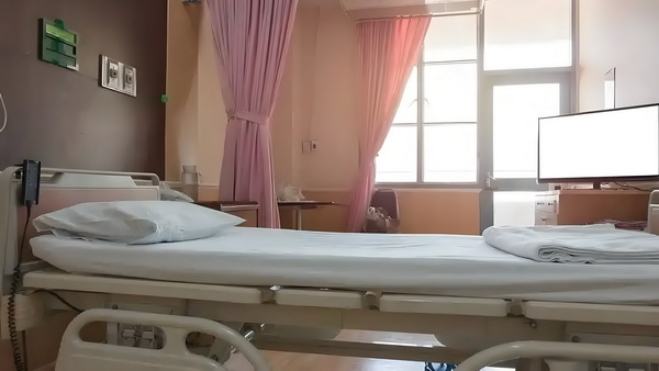 泰国还没真正出手，洪森就呼吁冷静